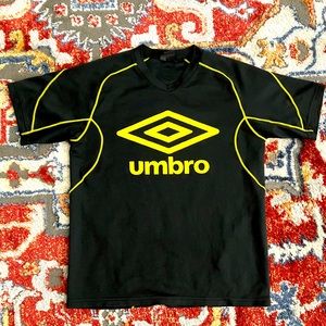 Umbro Men's Black and Yellow athletic T-Shirt